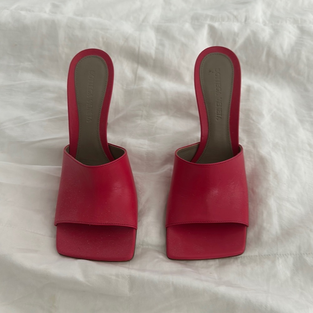 Bottega Veneta pink slides